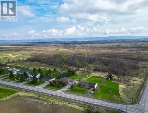3310 Dunrobin Road Ottawa ON K0A 1M0