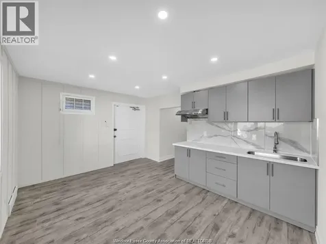 1052 Drouillard Road Windsor ON N8Y 2P8
