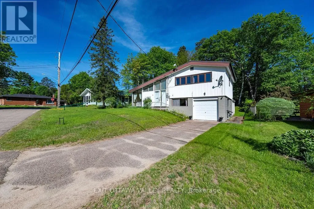 3 Newton Crescent Deep River ON K0J 1P0