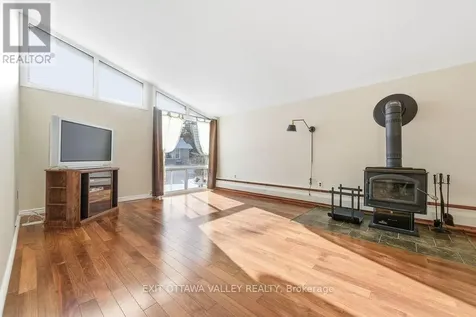3 Newton Crescent Deep River ON K0J 1P0