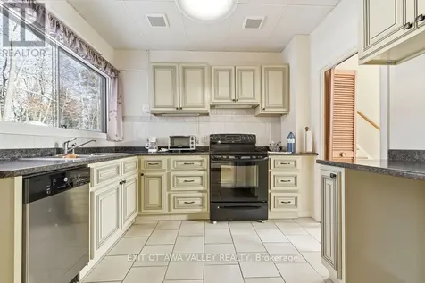 3 Newton Crescent Deep River ON K0J 1P0