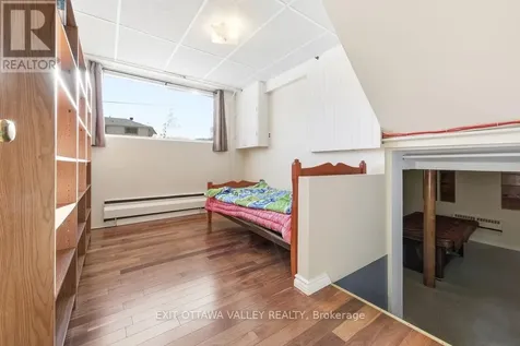 3 Newton Crescent Deep River ON K0J 1P0