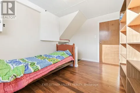 3 Newton Crescent Deep River ON K0J 1P0