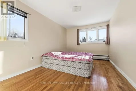 3 Newton Crescent Deep River ON K0J 1P0