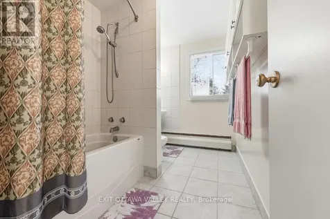 3 Newton Crescent Deep River ON K0J 1P0