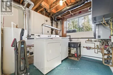 3 Newton Crescent Deep River ON K0J 1P0
