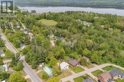 3 Newton Crescent Deep River ON K0J 1P0