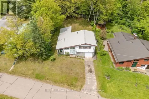 3 Newton Crescent Deep River ON K0J 1P0