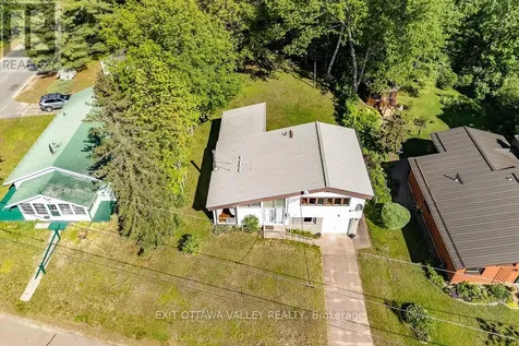 3 Newton Crescent Deep River ON K0J 1P0