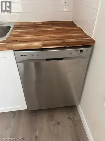 33 Wood Street East Hamilton ON L8L 3Y2