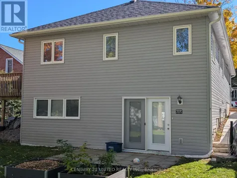 10 William Street Selwyn ON K0L 2H0