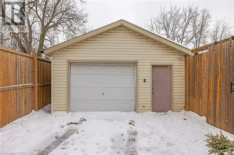 4731 Third Avenue Niagara Falls ON L2E 4L7