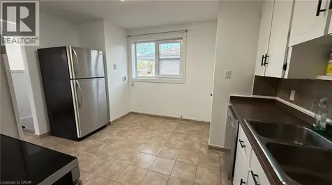 88 Longford Drive Newmarket ON L3Y 2Y4