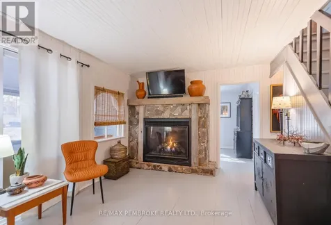 127 Alexandra Street Petawawa ON K8H 2R2