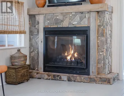 127 Alexandra Street Petawawa ON K8H 2R2