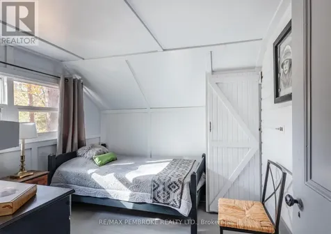 127 Alexandra Street Petawawa ON K8H 2R2