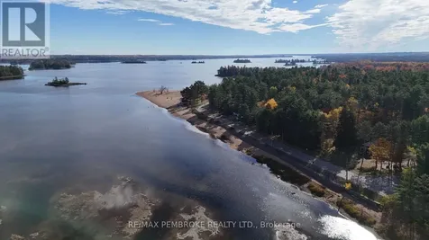 127 Alexandra Street Petawawa ON K8H 2R2