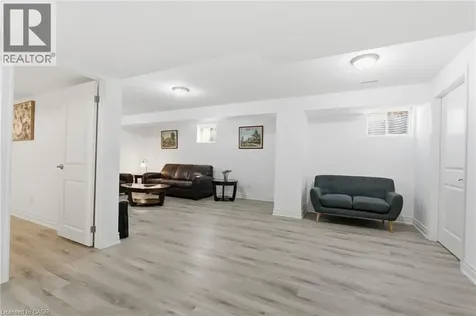 4 Ellis Avenue St. Catharines ON L2P 0E6