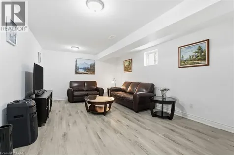 4 Ellis Avenue St. Catharines ON L2P 0E6