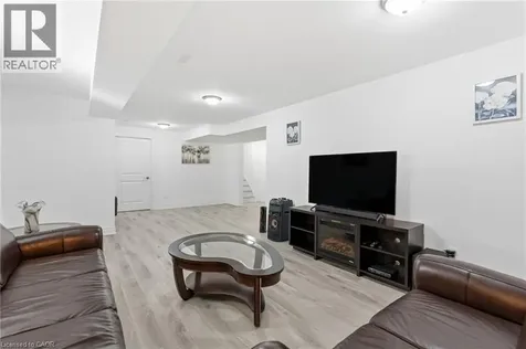 4 Ellis Avenue St. Catharines ON L2P 0E6
