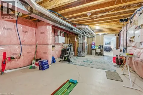 4 Ellis Avenue St. Catharines ON L2P 0E6