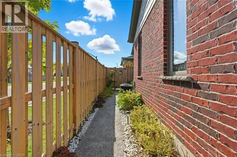 4 Ellis Avenue St. Catharines ON L2P 0E6