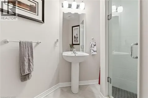 4 Ellis Avenue St. Catharines ON L2P 0E6