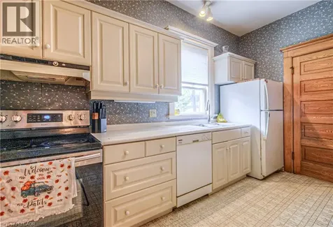 543 Queenston Road Cambridge ON N3H 3J9
