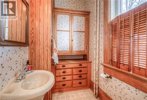543 Queenston Road Cambridge ON N3H 3J9