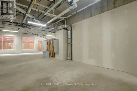399 Winston Avenue Ottawa ON K2A 1Y8