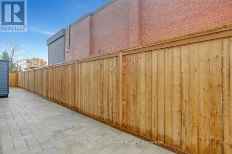 399 Winston Avenue Ottawa ON K2A 1Y8