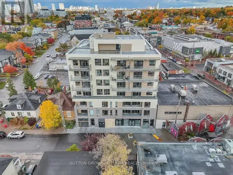399 Winston Avenue Ottawa ON K2A 1Y8