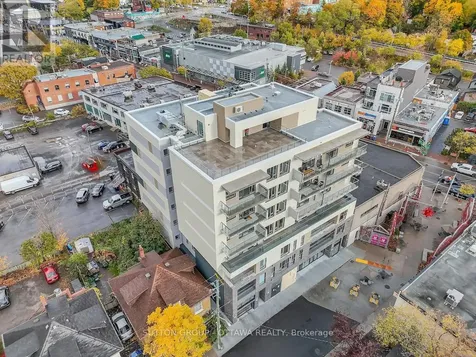 399 Winston Avenue Ottawa ON K2A 1Y8