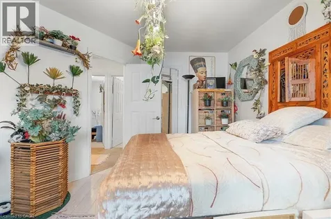719 Kingston Road Toronto ON M4E 1R8