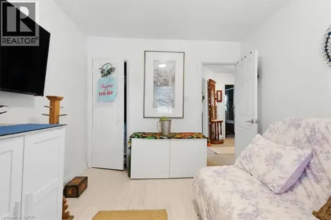 719 Kingston Road Toronto ON M4E 1R8