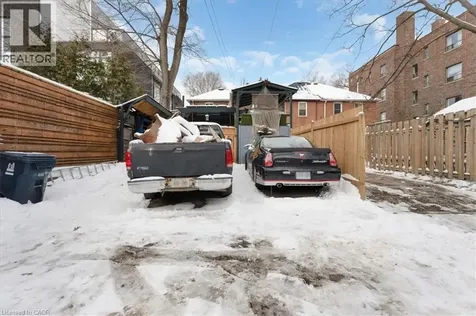 719 Kingston Road Toronto ON M4E 1R8