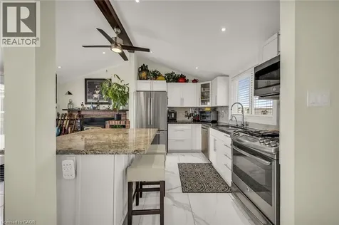 817 Lakeshore Road Selkirk ON N0A 1P0