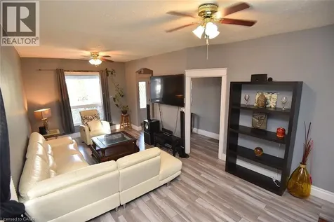 56 Kinrade Avenue Hamilton ON L8L 6L6