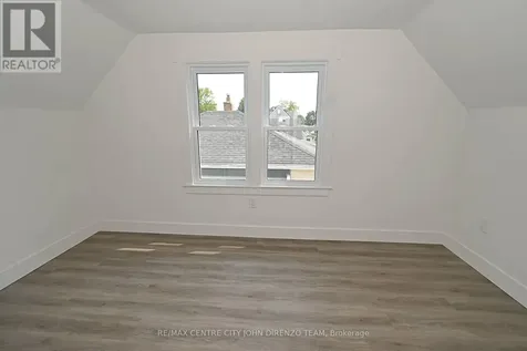 52 Woodworth Avenue St. Thomas ON N5P 3J8