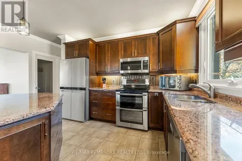235 Broadview Drive Pembroke ON K8A 2A1