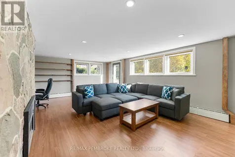 235 Broadview Drive Pembroke ON K8A 2A1
