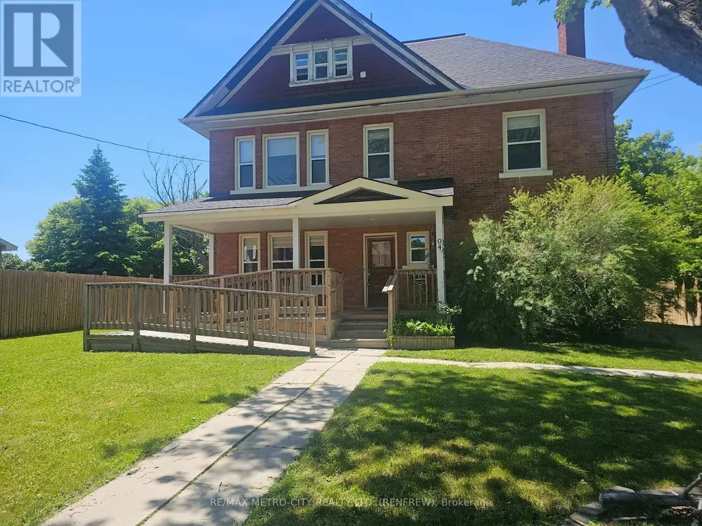 94 Argyle Street North Renfrew ON K7V 1S9