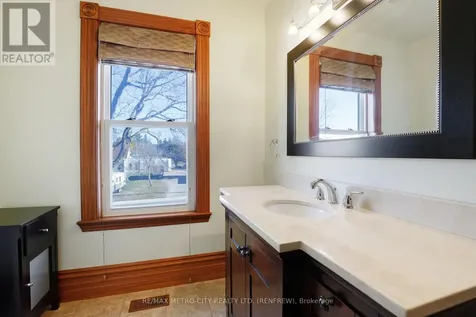 94 Argyle Street North Renfrew ON K7V 1S9
