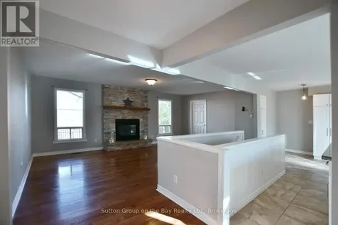 5 Brock Crescent Collingwood ON L9Y 4A4