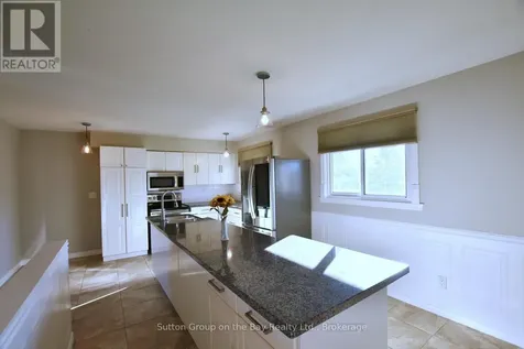5 Brock Crescent Collingwood ON L9Y 4A4