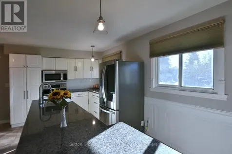 5 Brock Crescent Collingwood ON L9Y 4A4