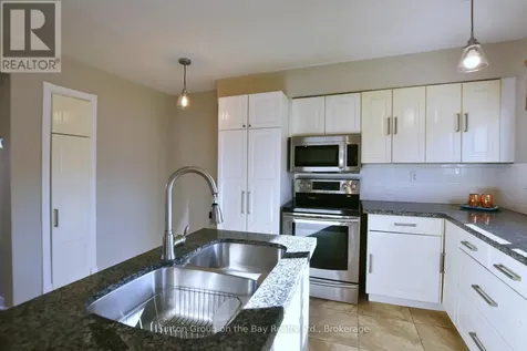 5 Brock Crescent Collingwood ON L9Y 4A4