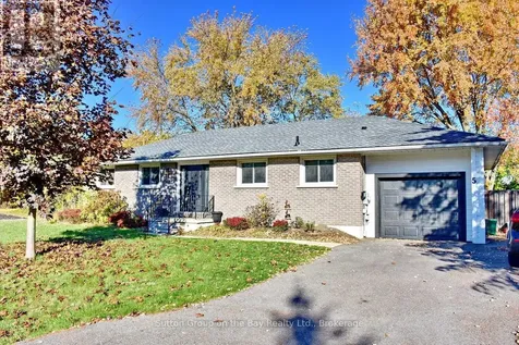 5 Brock Crescent Collingwood ON L9Y 4A4