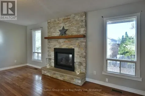 5 Brock Crescent Collingwood ON L9Y 4A4