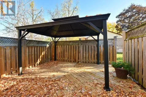 5 Brock Crescent Collingwood ON L9Y 4A4